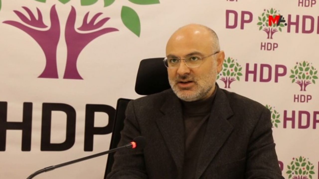 Eş Başkan Avcı: Bir siyasi partinin kendi ilçe binalarının önüne istediği pankartı asabilir