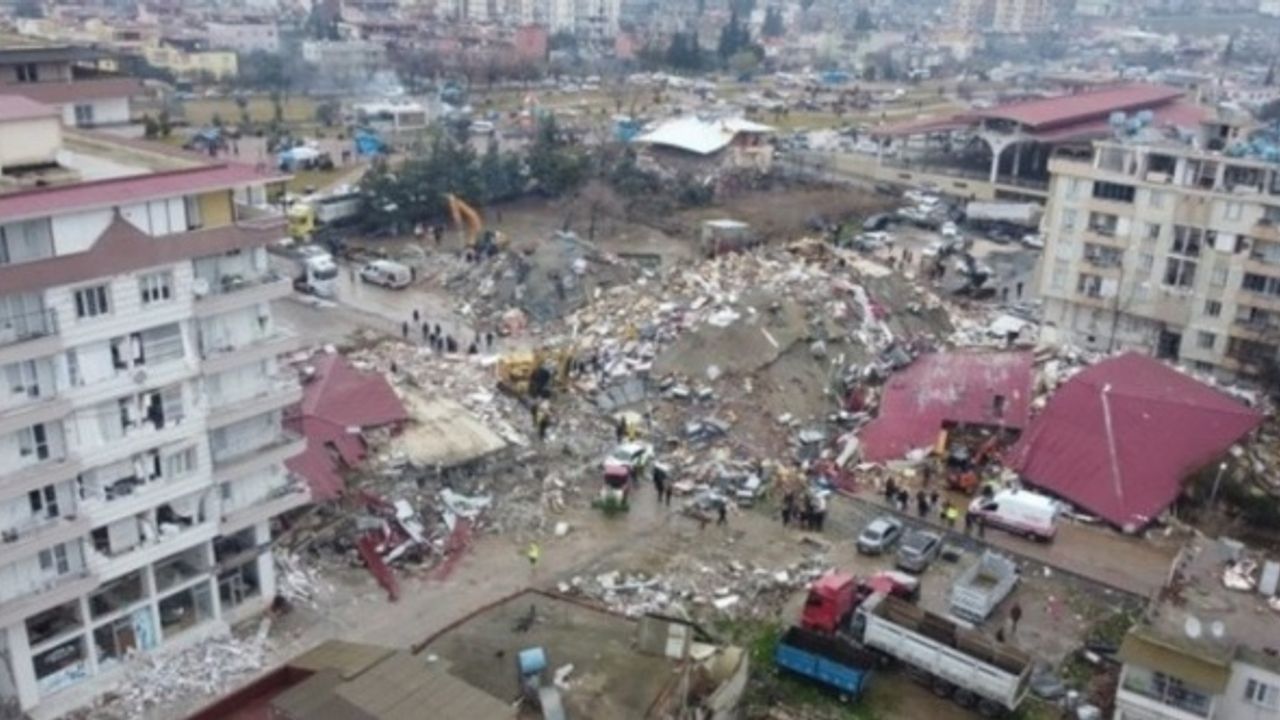 8 bin 550 artçı sarsıntı yaşandı