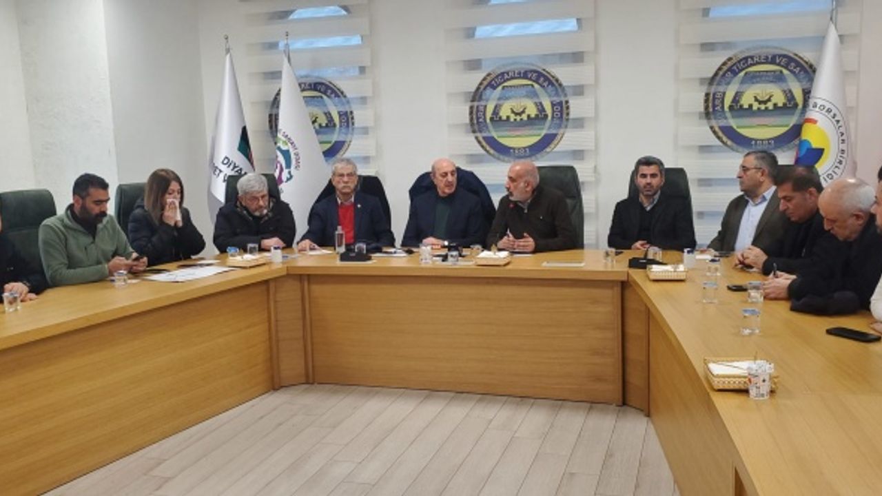 CHP heyeti, Kent Koruma ve Dayanışma Platformu'nu ziyaret ederek görüş alışverişinde bulunuldu