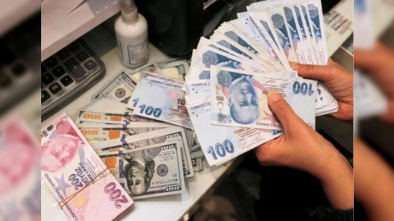 Reuters'tan çarpıcı anket: 'Türk Lirası altı ay içinde yüzde 12 değer kaybedecek'