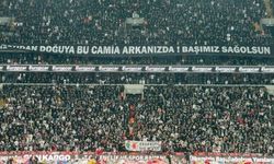 Beşiktaş-Antalyaspor maçına dakikalar kala taraftarlar “hükümet istifa” sloganları attı
