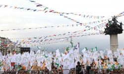 Onbinler Yeşil Sol’un mitingi için Gündoğdu’ya akıyor CANLI