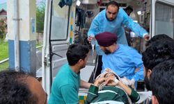 Hindistan-Pakistan arası çatışma: Onlarca ölü, 3 uçak düştü