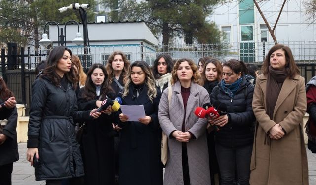 Kadınlar adliyede: Narin ve Rojin’in davasının takipçisiyiz