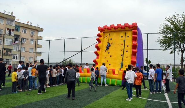 Amed’deki bahar şenliğine 7 bin çocuk katıldı
