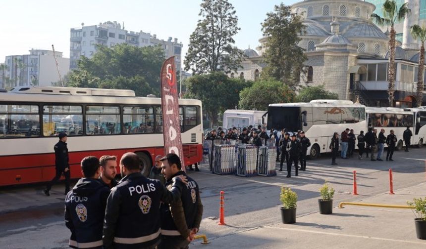 Akdeniz Belediyesi’nde 17 kişi işten çıkarıldı