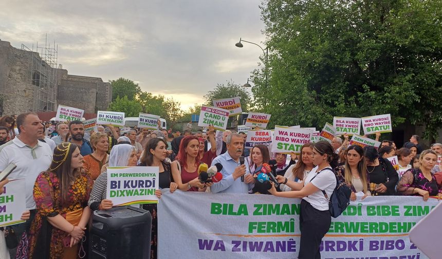 Amed’de kitlesel yürüyüş: Her yeri Kürt dil okulu haline getirelim