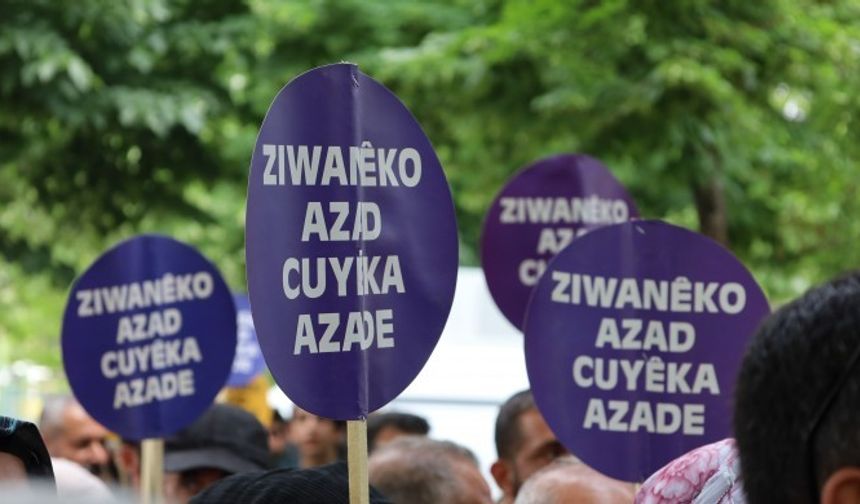 Banga ‘Bila Kurdî bibe zimanê fermî û yê perwerdehiyê’ kirin