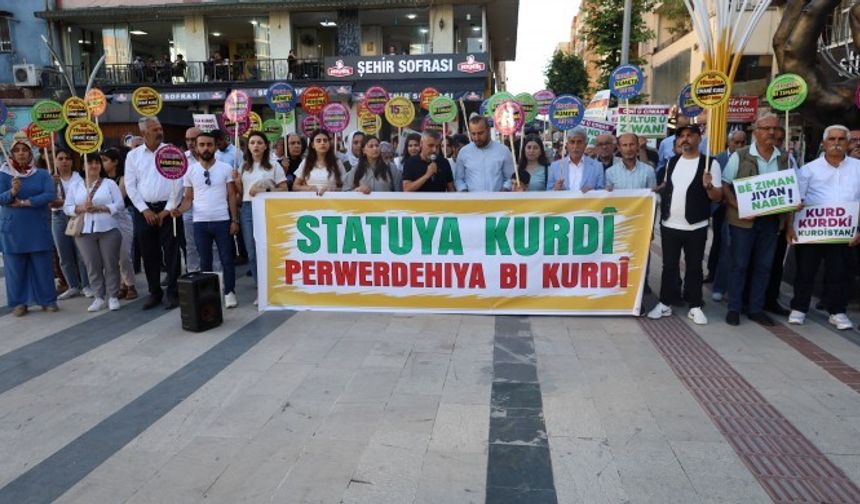Kürt Dil Bayramı Etkinlikleri Batman ve Ağrı'da Sürüyor