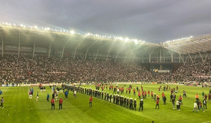 Futbol'un Barışçıl Dili Elazığ'a Yara Aldı