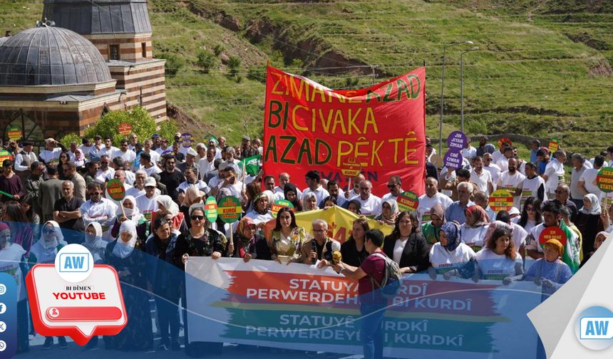 Ji bo statû û perwerdehiya Kurdî meşiyan Tirba Ehmedê Xanî