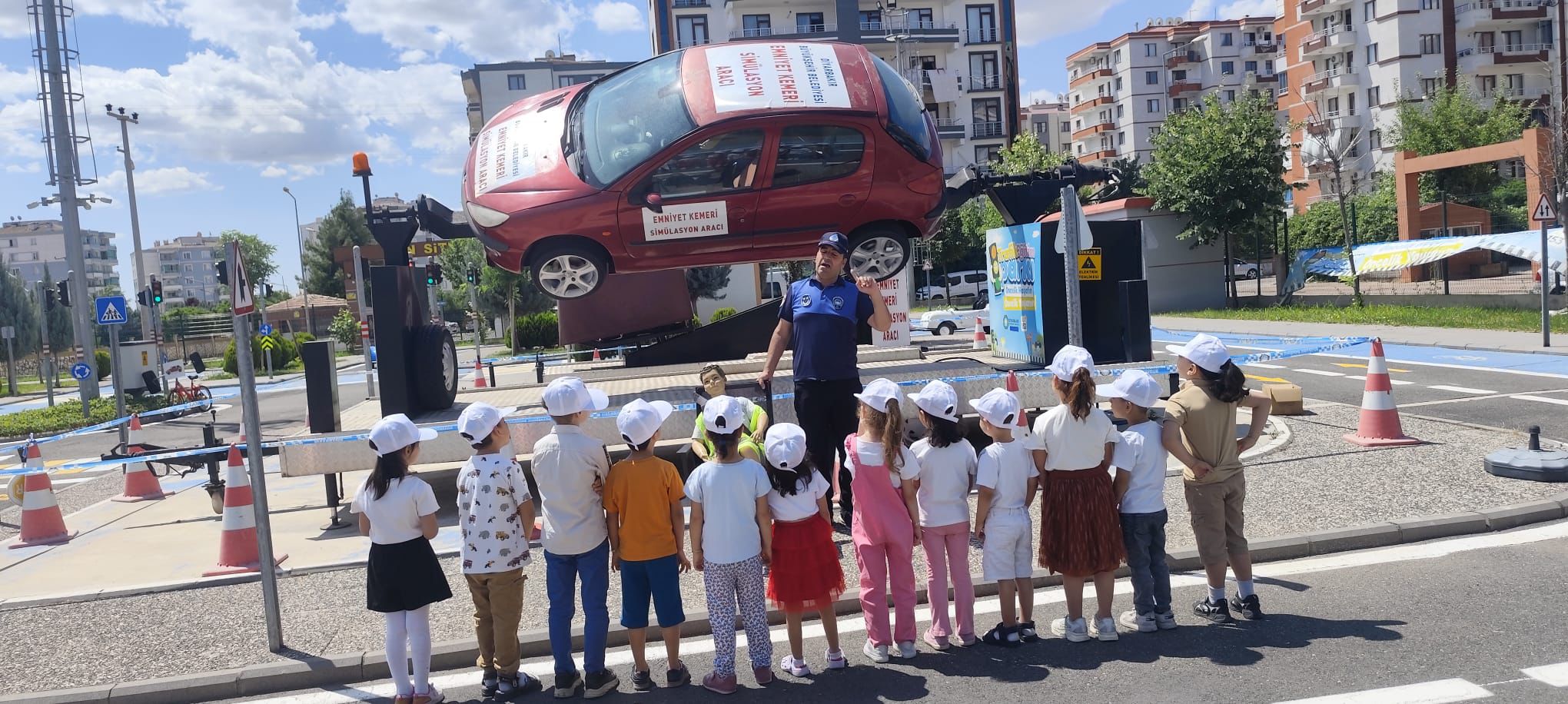 Kayapınar Belediyesi’nden Miniklere Trafik Eğitimi