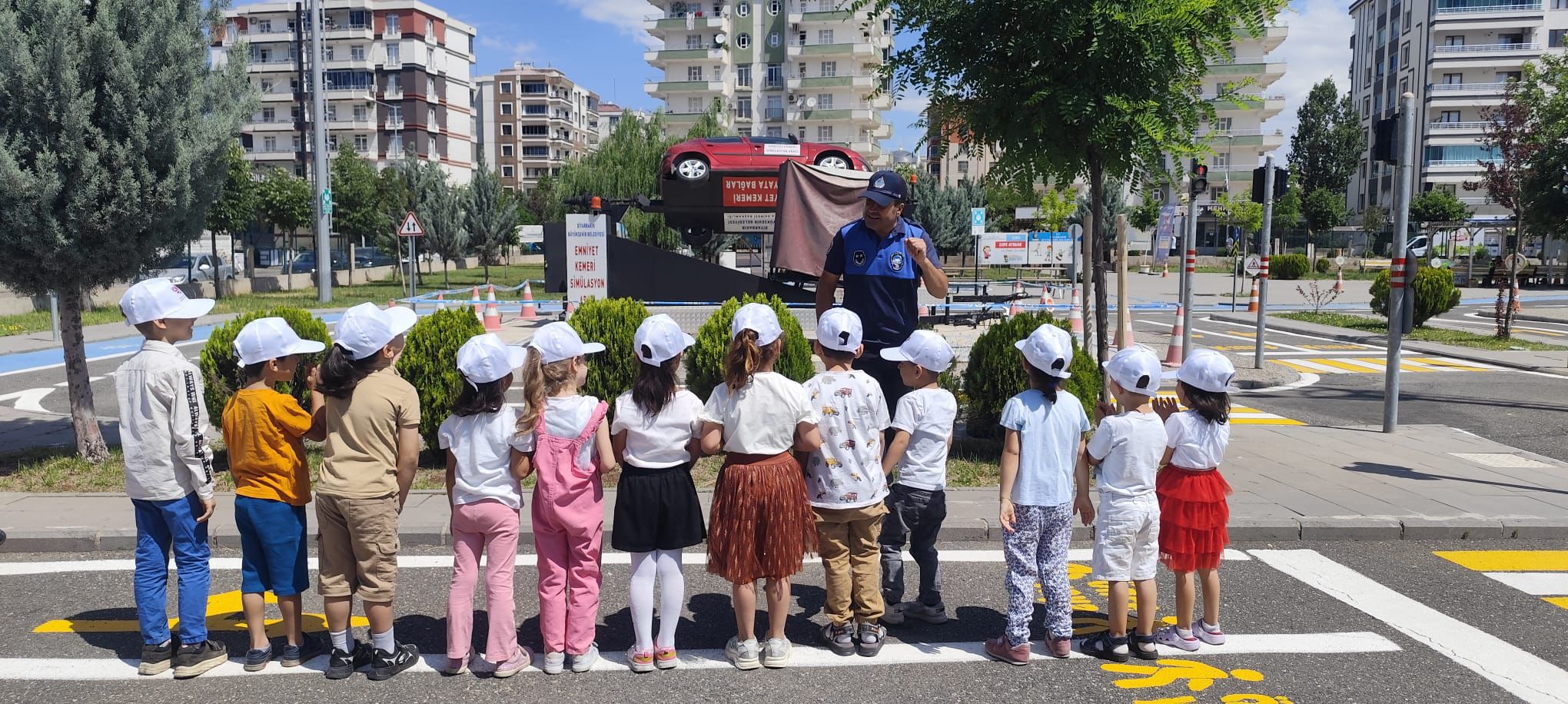 Kayapınar Belediyesi’nden Miniklere Trafik Eğitimi