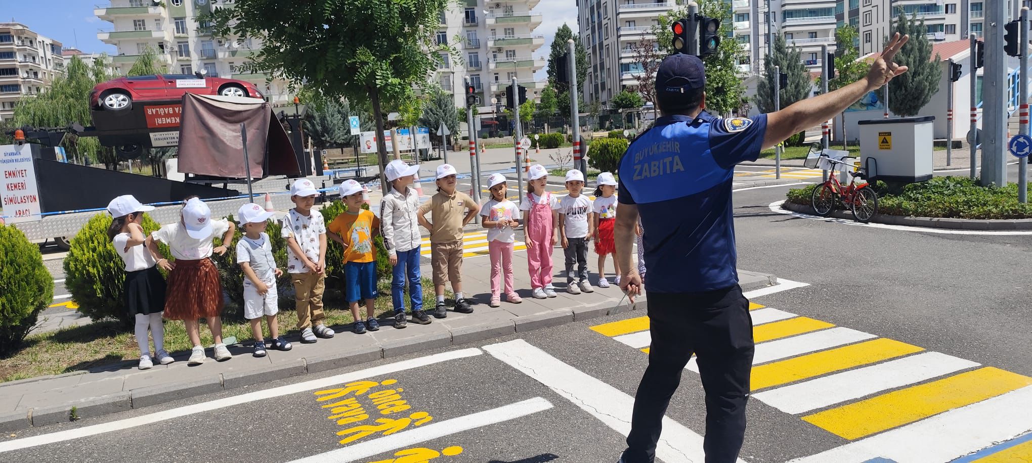 Kayapınar Belediyesi’nden Miniklere Trafik Eğitimi
